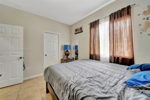 Townhouse in Margate, Florida 3 bedrooms, 125.98 sq.m. № 1770787 - photo 22