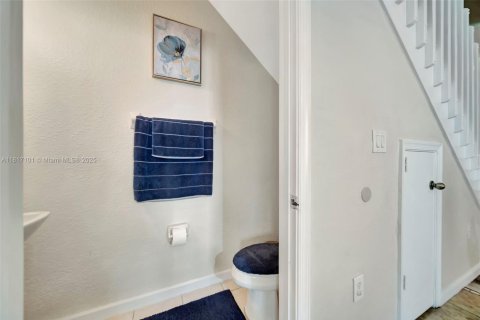 Townhouse in Margate, Florida 3 bedrooms, 125.98 sq.m. № 1770787 - photo 13