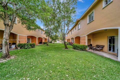 Townhouse in Margate, Florida 3 bedrooms, 125.98 sq.m. № 1770787 - photo 28