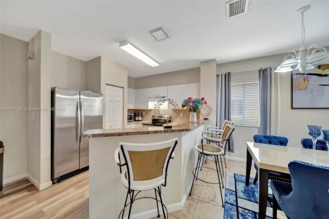 Townhouse in Margate, Florida 3 bedrooms, 125.98 sq.m. № 1770787 - photo 9