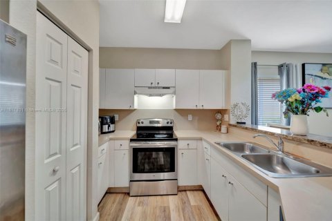 Townhouse in Margate, Florida 3 bedrooms, 125.98 sq.m. № 1770787 - photo 7