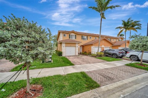 Townhouse in Margate, Florida 3 bedrooms, 125.98 sq.m. № 1770787 - photo 2