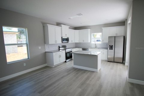Casa en alquiler en Punta Gorda, Florida, 4 dormitorios, 194.35 m2 № 1886241 - foto 3