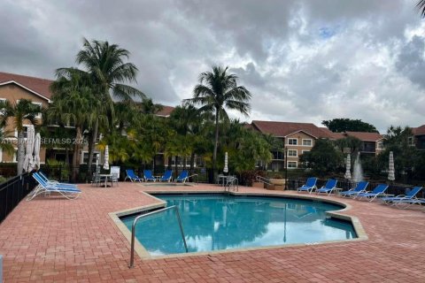 Condominio en venta en Coral Springs, Florida, 2 dormitorios, 91.42 m2 № 1933342 - foto 15