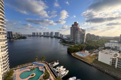 Condo in Aventura, Florida, 2 bedrooms  № 2170938