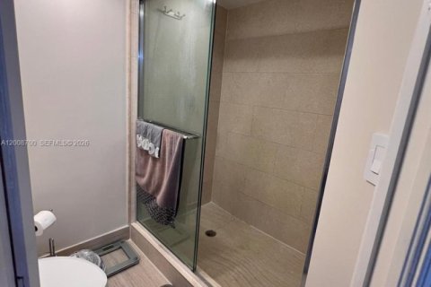 Condo in Aventura, Florida, 2 bedrooms № 2170938 - photo 10