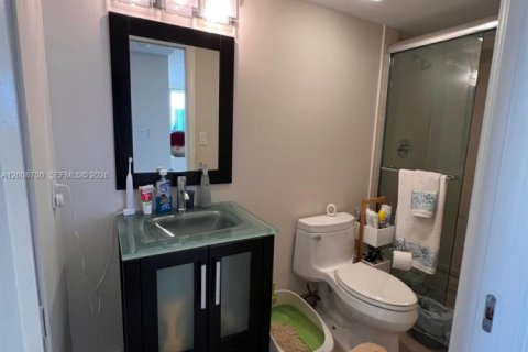 Condo in Aventura, Florida, 2 bedrooms № 2170938 - photo 13