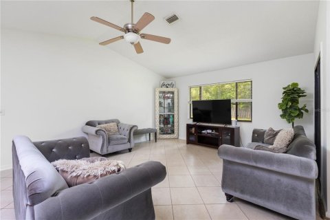 Casa en venta en Palm Coast, Florida, 4 dormitorios, 187.85 m2 № 2205689 - foto 9