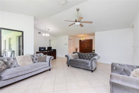 Casa en venta en Palm Coast, Florida, 4 dormitorios, 187.85 m2 № 2205689 - foto 10