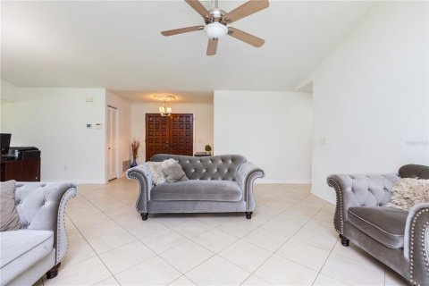 Casa en venta en Palm Coast, Florida, 4 dormitorios, 187.85 m2 № 2205689 - foto 13
