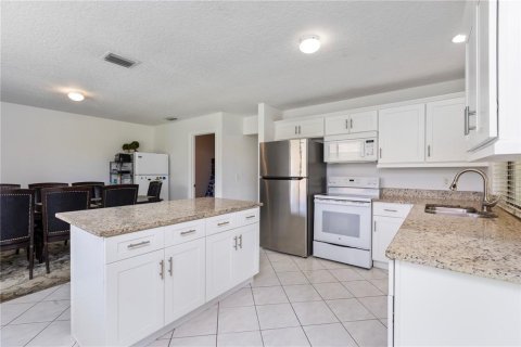 Casa en venta en Palm Coast, Florida, 4 dormitorios, 187.85 m2 № 2205689 - foto 21