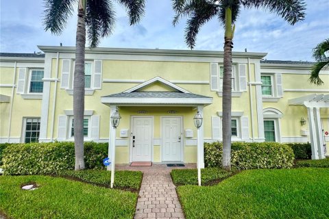 Touwnhouse à Saint Petersburg, Floride 3 chambres, 133.5 m2 № 2295145
