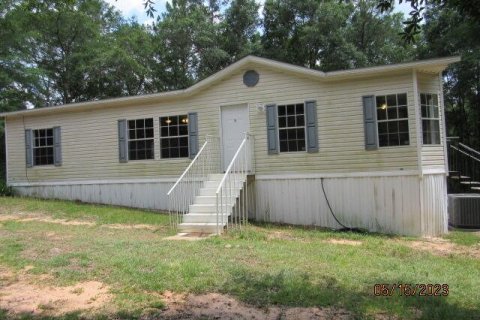 House in Baker, Florida 3 bedrooms, 122.72 sq.m. № 561451 - photo 1