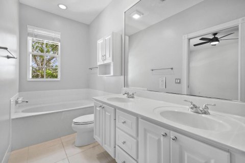 Touwnhouse à louer à Jupiter, Floride: 4 chambres, 170.01 m2 № 2385500 - photo 13
