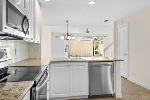 Touwnhouse à louer à Jupiter, Floride: 4 chambres, 170.01 m2 № 2385500 - photo 3