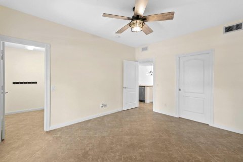 Touwnhouse à louer à Jupiter, Floride: 4 chambres, 170.01 m2 № 2385500 - photo 9