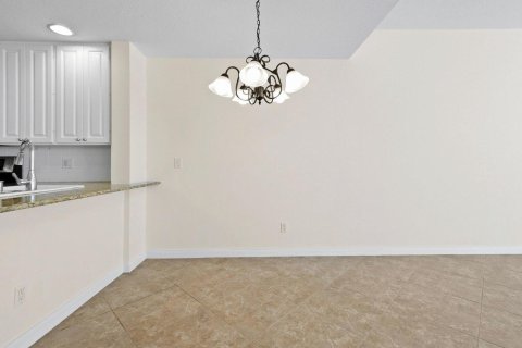Touwnhouse à louer à Jupiter, Floride: 4 chambres, 170.01 m2 № 2385500 - photo 5