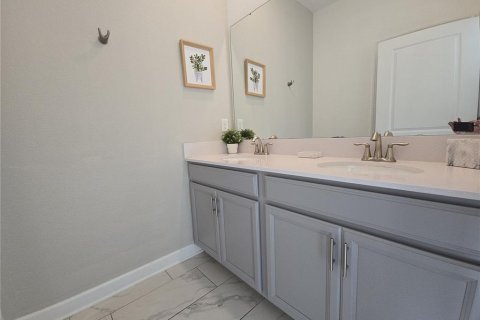 Adosado en venta en Davenport, Florida, 5 dormitorios, 201.32 m2 № 2230066 - foto 3