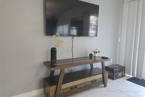 Adosado en venta en Davenport, Florida, 5 dormitorios, 201.32 m2 № 2230066 - foto 10