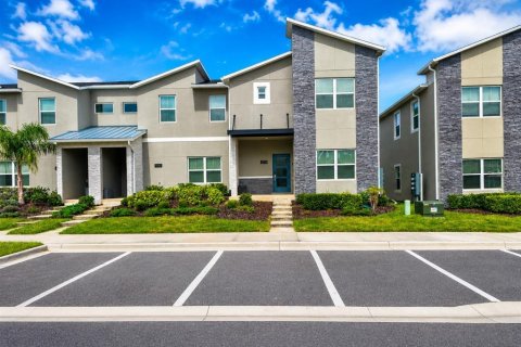 Townhouse in Davenport, Florida 5 bedrooms, 201.32 sq.m. № 2230066