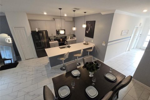 Adosado en venta en Davenport, Florida, 5 dormitorios, 201.32 m2 № 2230066 - foto 7