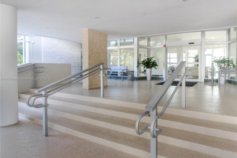 Condo in Miami Beach, Florida  № 1923712 - photo 18