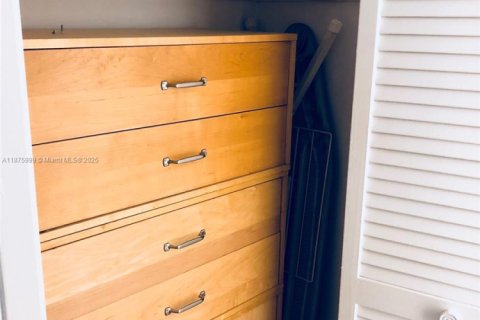 Condo in Miami Beach, Florida  № 1923712 - photo 14