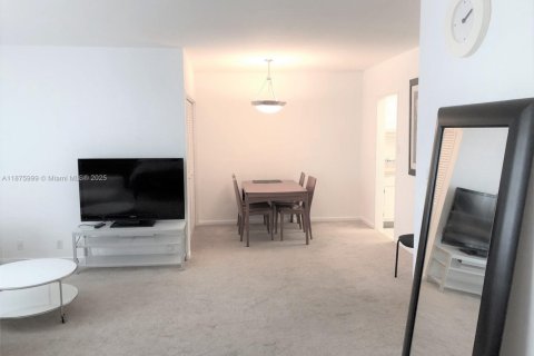 Condo in Miami Beach, Florida  № 1923712 - photo 6
