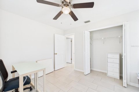 House in Summerfield, Florida 3 bedrooms, 164.99 sq.m. № 1761395 - photo 18