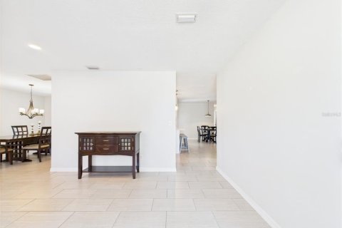 House in Summerfield, Florida 3 bedrooms, 164.99 sq.m. № 1761395 - photo 6