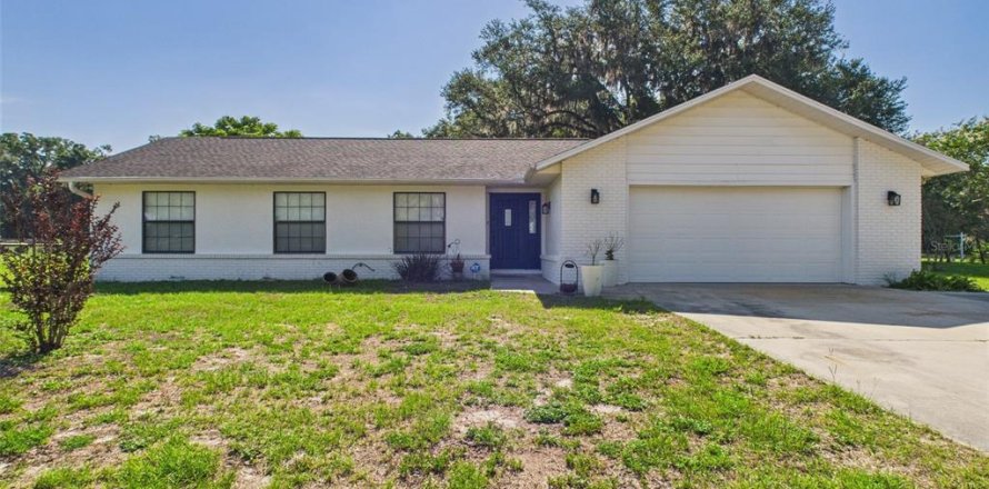 House in Summerfield, Florida 3 bedrooms, 164.99 sq.m. № 1761395