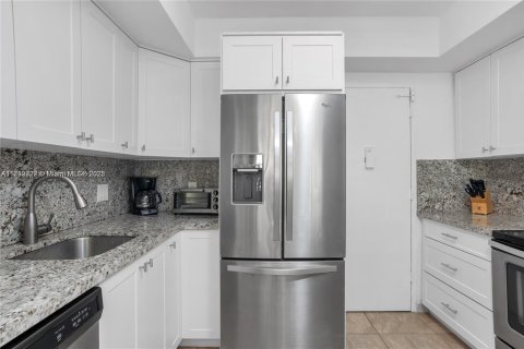 Condo in Hollywood, Florida, 2 bedrooms  № 1868805 - photo 5