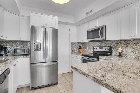 Condo in Hollywood, Florida, 2 bedrooms  № 1868805 - photo 6