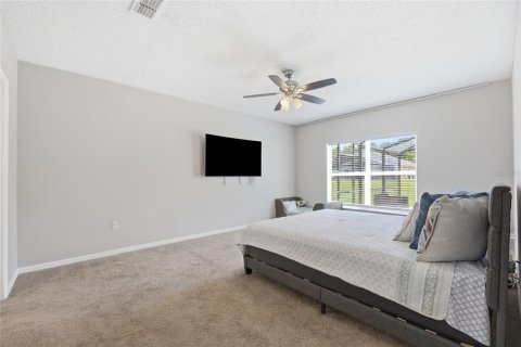 House in Davenport, Florida 5 bedrooms, 207.64 sq.m. № 2210174 - photo 14