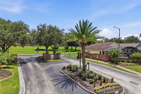 House in Davenport, Florida 5 bedrooms, 207.64 sq.m. № 2210174 - photo 4