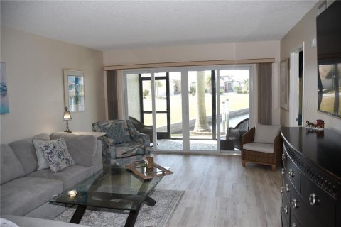 Condo in Punta Gorda, Florida, 2 bedrooms  № 1719219 - photo 6