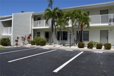 Condo in Punta Gorda, Florida, 2 bedrooms  № 1719219 - photo 1