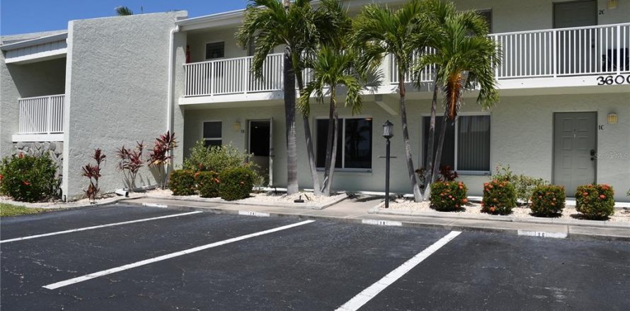 Condo in Punta Gorda, Florida, 2 bedrooms № 1719219