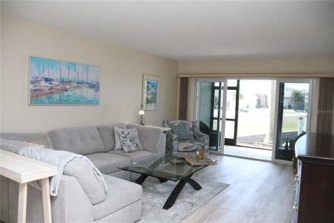 Condo in Punta Gorda, Florida, 2 bedrooms  № 1719219 - photo 7