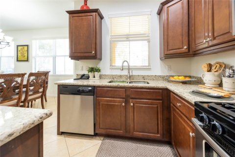 Touwnhouse à vendre à Sunrise, Floride: 4 chambres, 176.05 m2 № 2066847 - photo 12