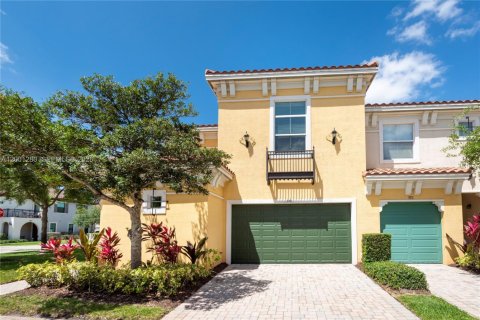 Touwnhouse à vendre à Sunrise, Floride: 4 chambres, 176.05 m2 № 2066847 - photo 2