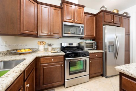 Touwnhouse à vendre à Sunrise, Floride: 4 chambres, 176.05 m2 № 2066847 - photo 10