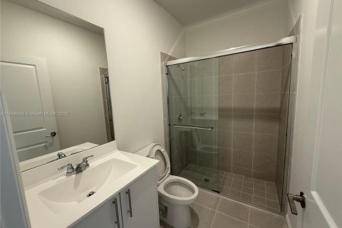 Снять в аренду таунхаус в Флорида-Сити, Флорида 3 спальни, 134.34м2, № 1897524 - фото 4