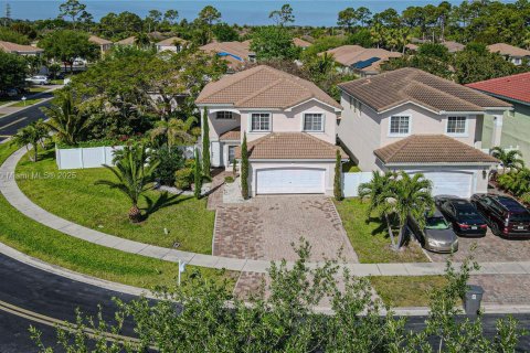 House in West Palm Beach, Florida 4 bedrooms, 213.3 sq.m. № 1696239 - photo 11