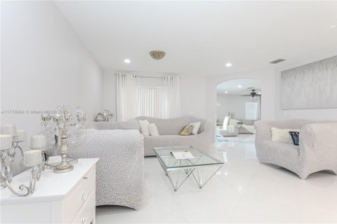 House in West Palm Beach, Florida 4 bedrooms, 213.3 sq.m. № 1696239 - photo 28