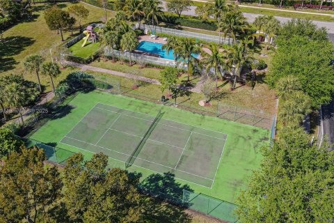 House in West Palm Beach, Florida 4 bedrooms, 213.3 sq.m. № 1696239 - photo 15