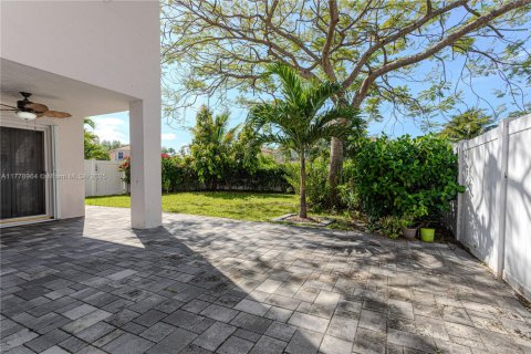 House in West Palm Beach, Florida 4 bedrooms, 213.3 sq.m. № 1696239 - photo 23
