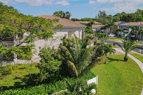 House in West Palm Beach, Florida 4 bedrooms, 213.3 sq.m. № 1696239 - photo 13