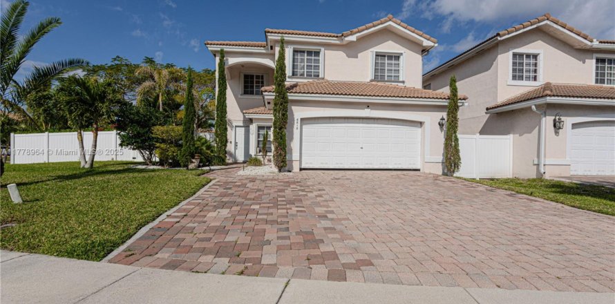 House in West Palm Beach, Florida 4 bedrooms, 213.3 sq.m. № 1696239