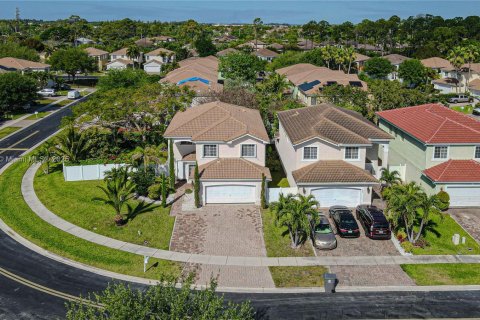 House in West Palm Beach, Florida 4 bedrooms, 213.3 sq.m. № 1696239 - photo 8